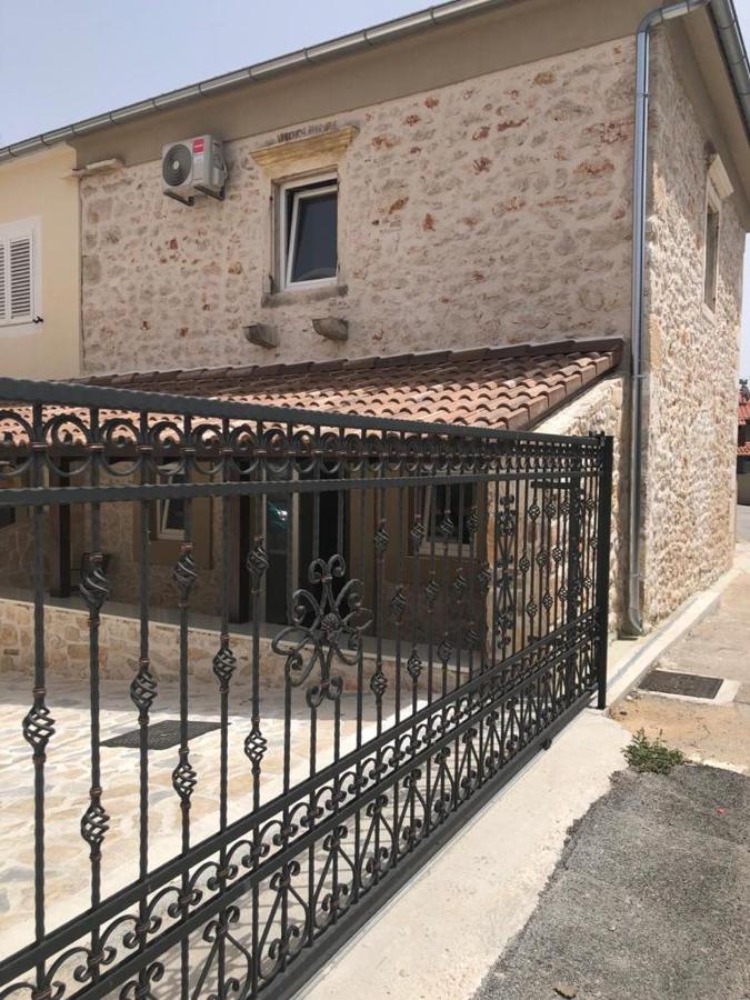 זאדאר Apartments Tonka מראה חיצוני תמונה